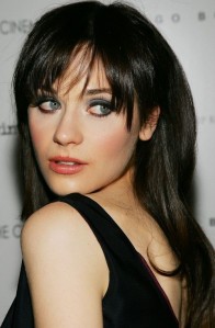 Zooey-Deschanel-Long-Hairstyle-Long-Straight-Hair